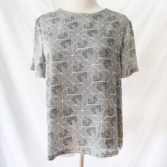 Abstract  Black and White Short Sleeve Blouse by Roman Medium - Picture 1 of 6